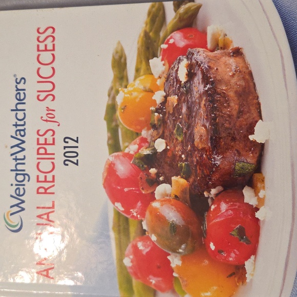 Weight Watchers Colorful Recipe Guide 2012 - Picture 1 of 3